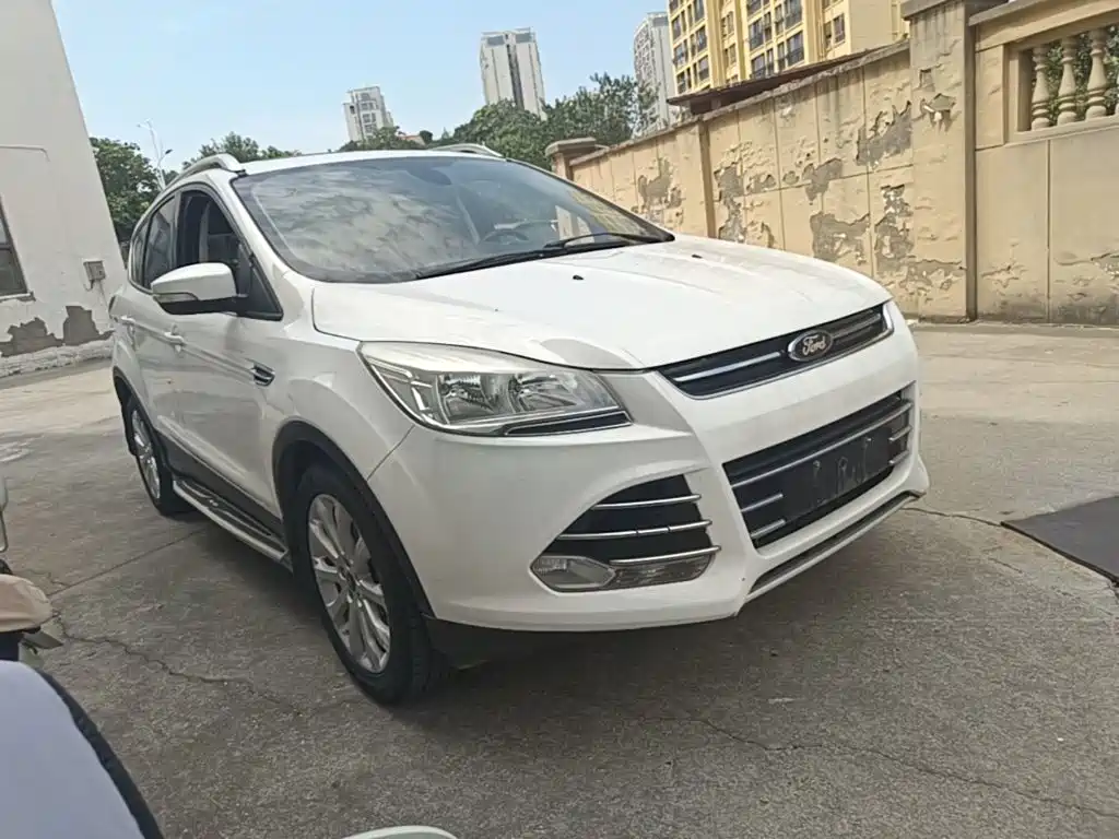 Фото 4 - Ford Kuga