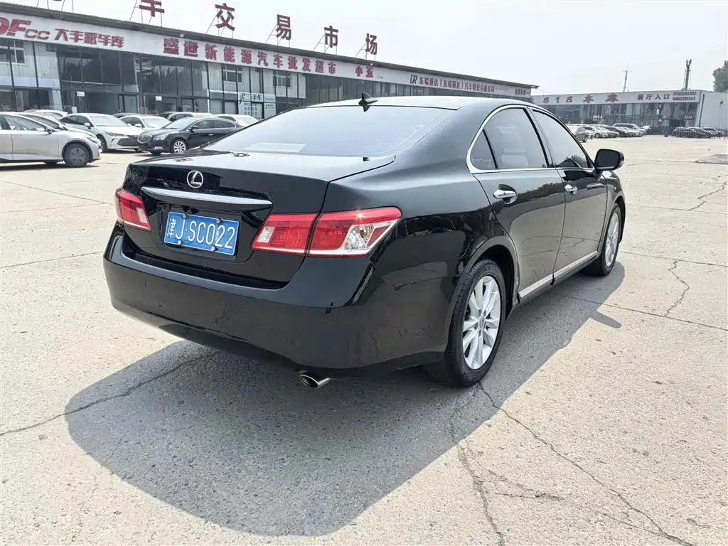 Lexus ES 2012 240 Special Limited Edition фото 7