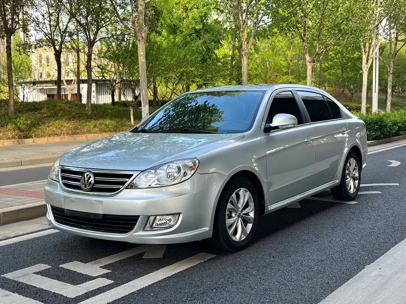 Volkswagen Lavida 2011 1.6L Automatic Pinxuan Edition фото 3