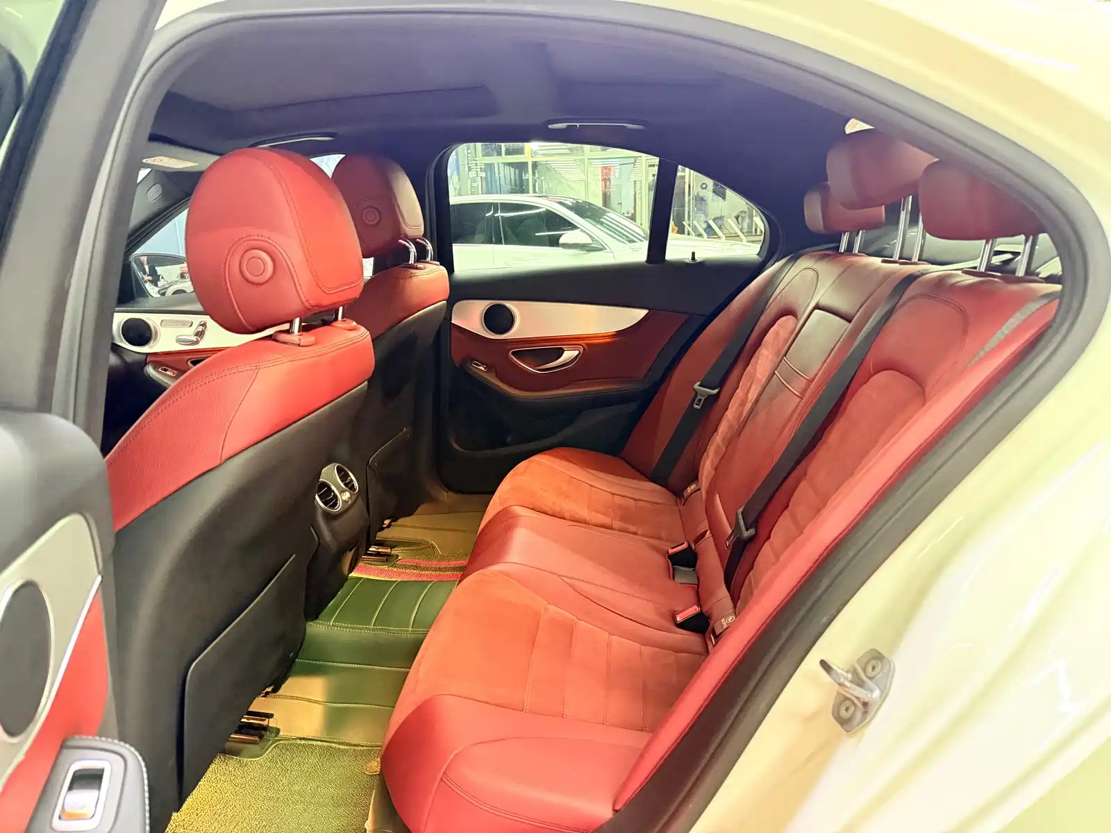 Фото 13 - Mercedes-Benz C-Class