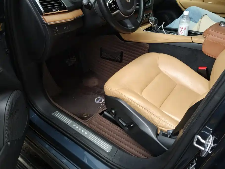 Photo 9 - Volvo XC90