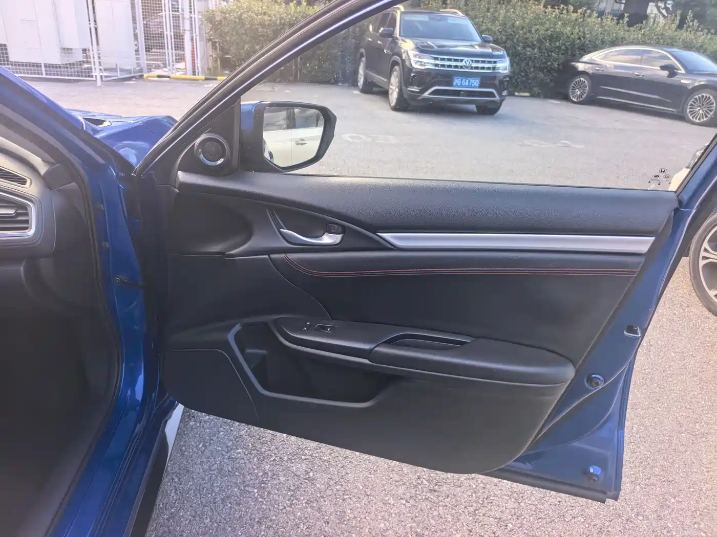 Фото 8 - Honda Civic