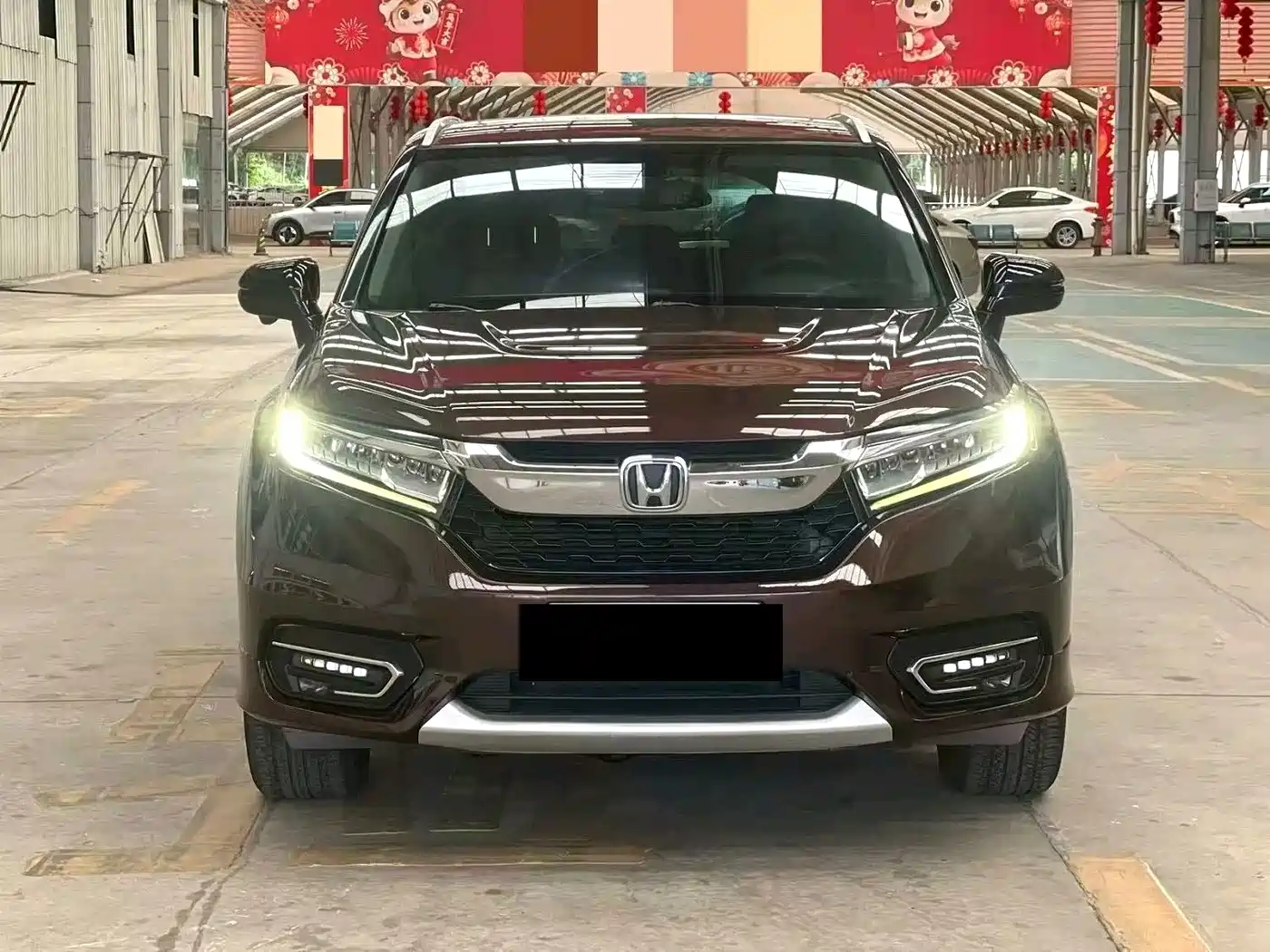 Фото 2 - Honda Avancier