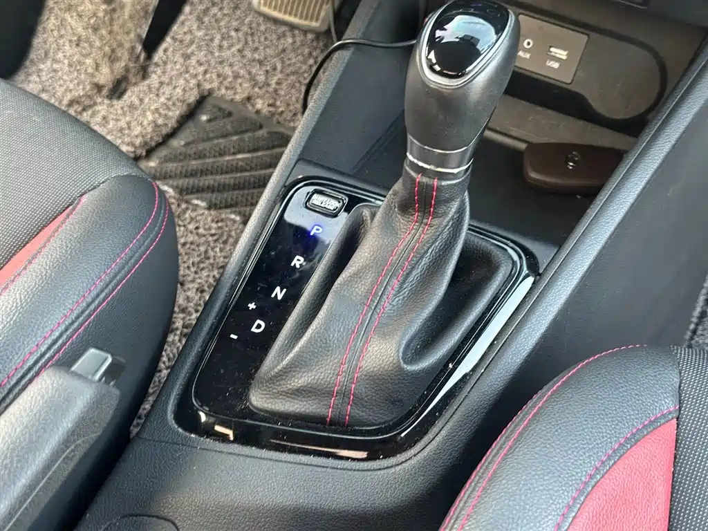Hyundai Verna 2016 1.4L Automatic Cool Edition GLS фото 12