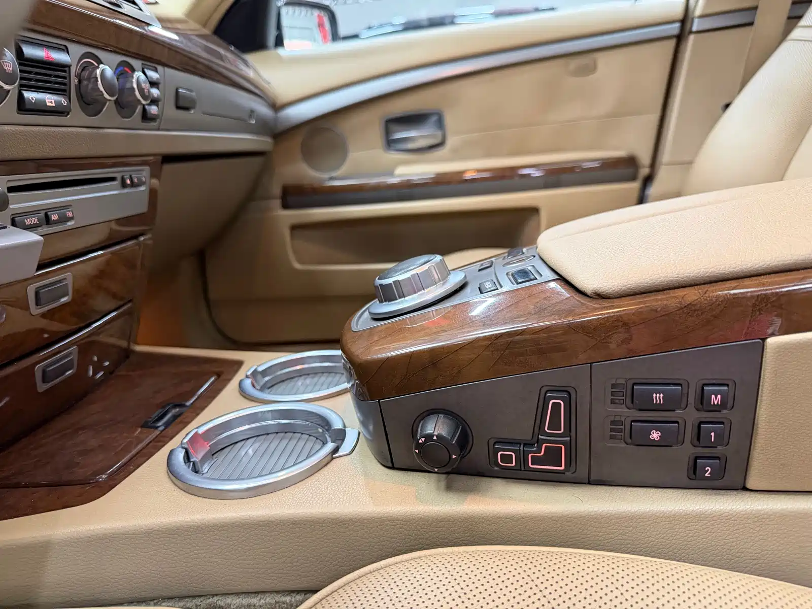 Фото 39 - BMW 7 Series