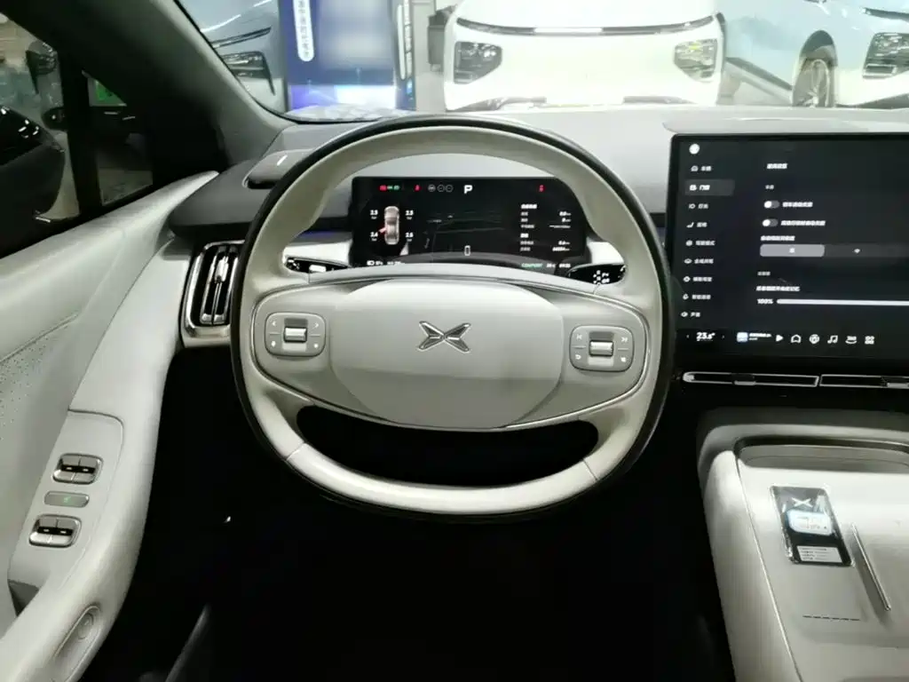 Фото 7 - XPeng P7+