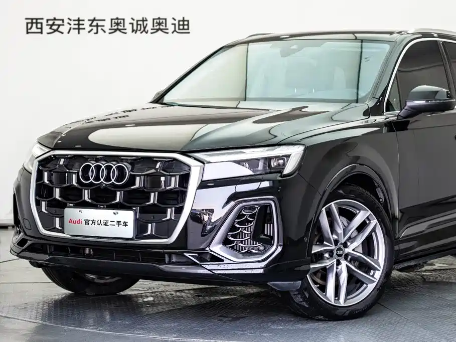Audi Q7 2025 2024 55 TFSI quattro S line Sport
