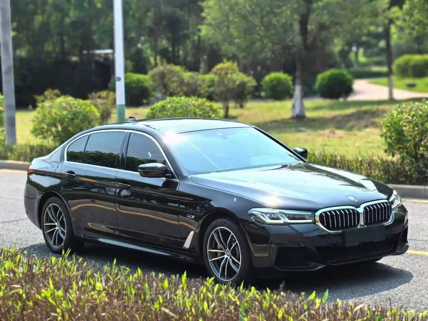 BMW 5 Series New Energy 2022 Facelift 535Le M Sport Package фото 3