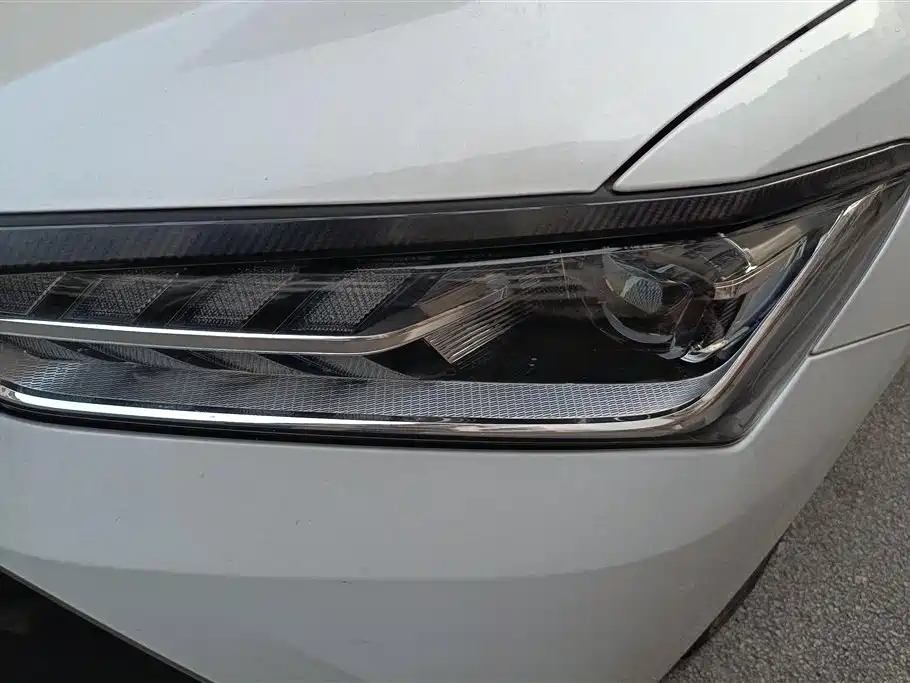 BYD Qin PLUS 2021 DM-i 55KM Flagship фото 5