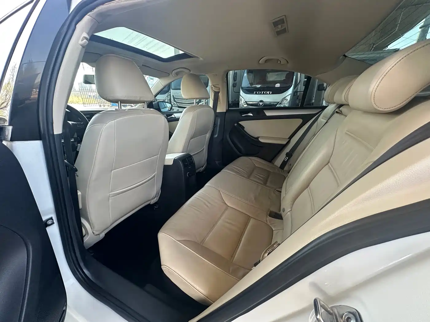 Volkswagen Sagitar 2012 Model 1.4TSI Automatic Fashion фото 12