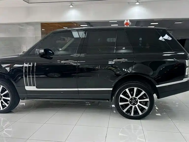 Land Rover Range Rover 2015 3.0 TDV6 Vogue фото 4