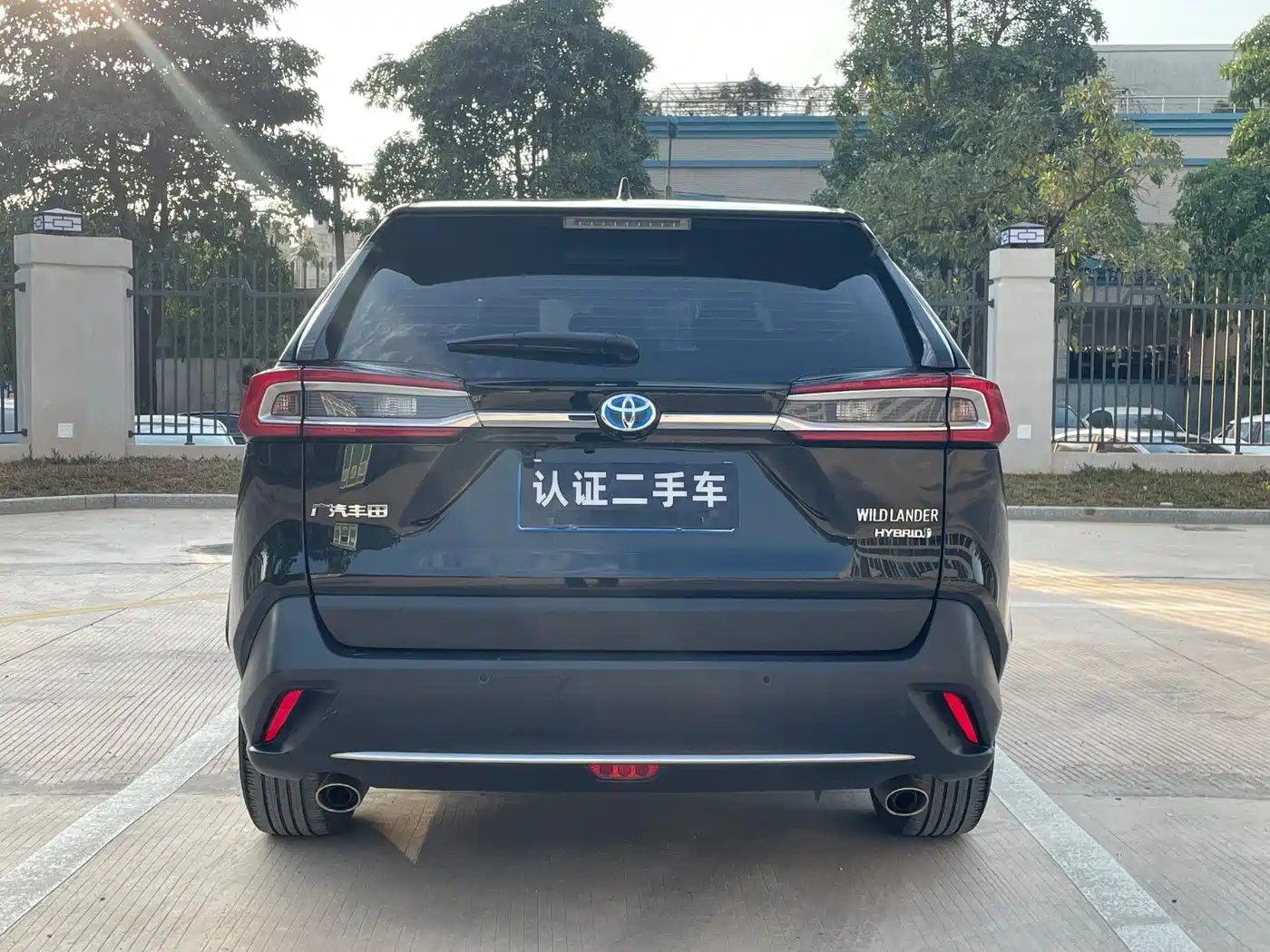 Toyota Wildlander 2022 Hybrid 2.5L E-CVT FWD Luxury Edition фото 21