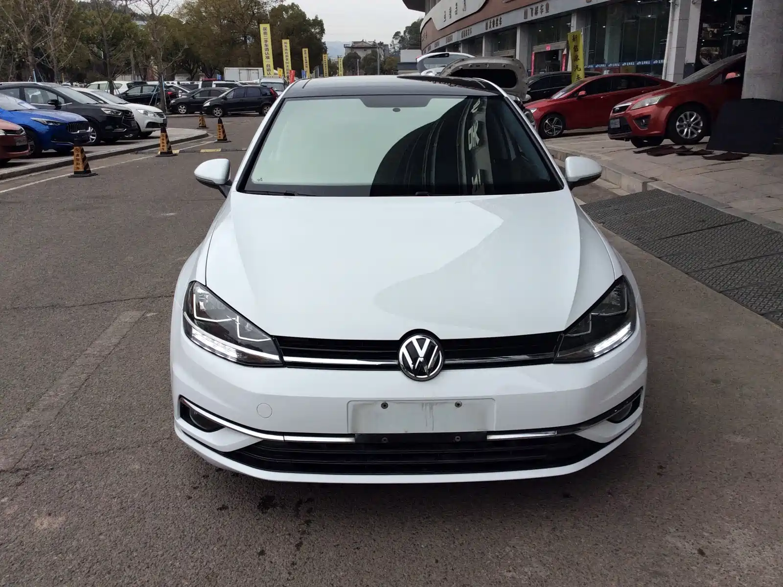Фото 2 - Volkswagen Golf