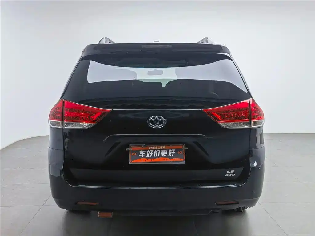 Toyota Sienna 2013 3.5L 4WD Automatic фото 4
