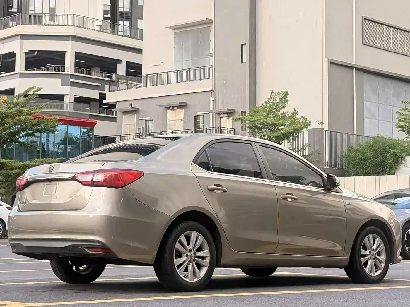 Roewe 360 2017 2015 1.5L Automatic Luxury