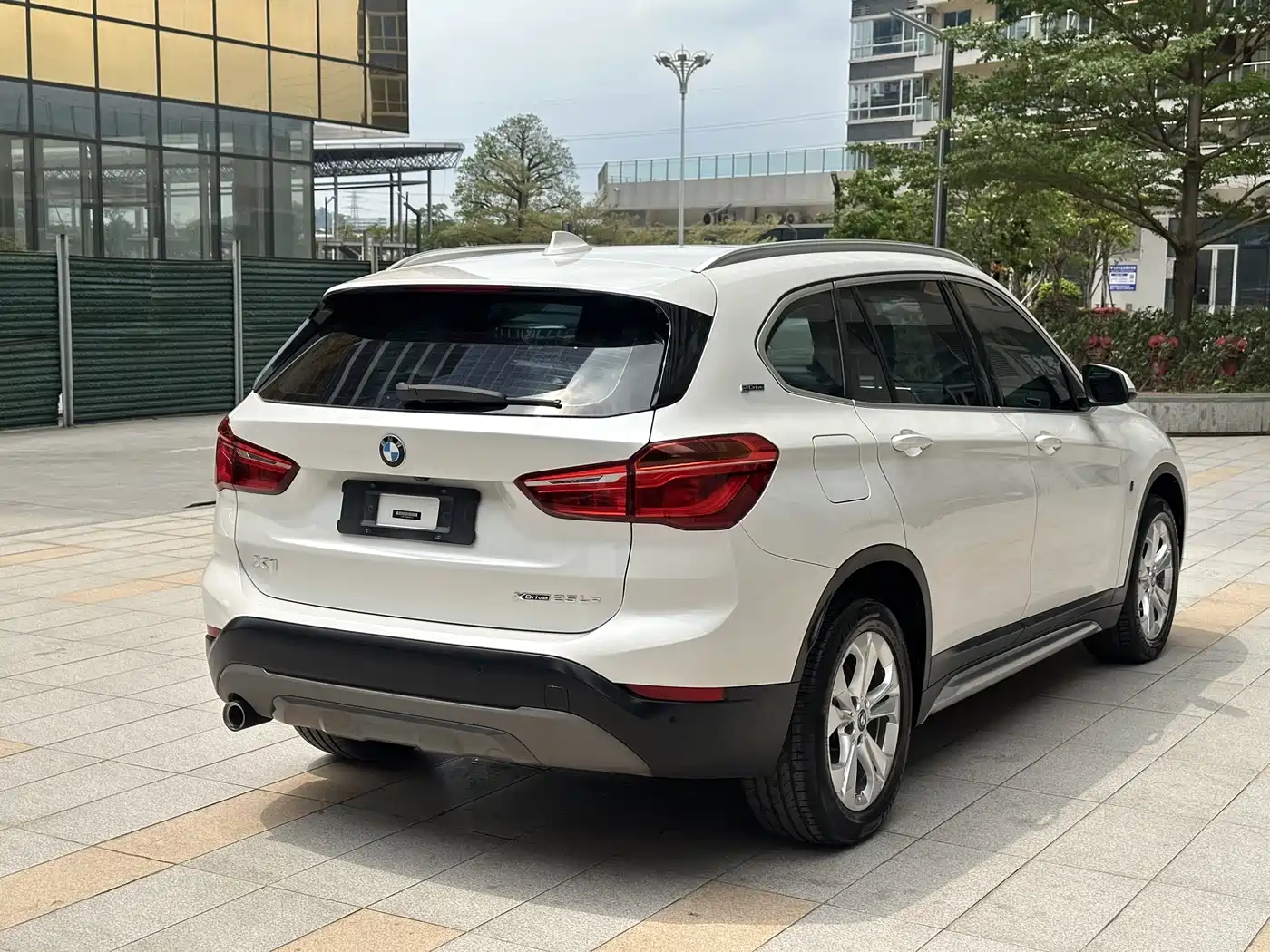 BMW X1 New Energy 2019 xDrive25Le Range Upgrade Edition фото 16