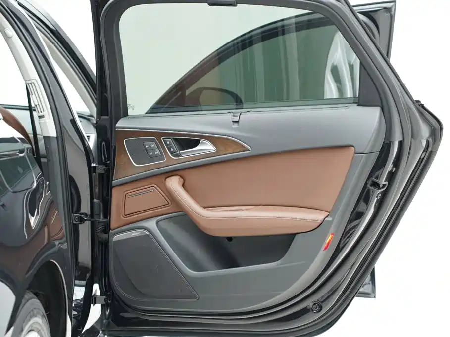 Фото 26 - Audi A6L