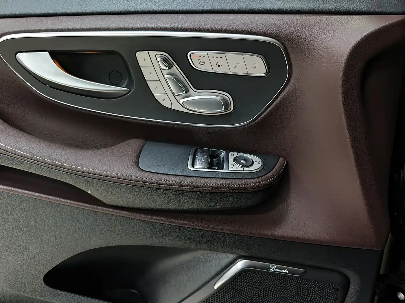 MERCEDES-BENZ V CLASS