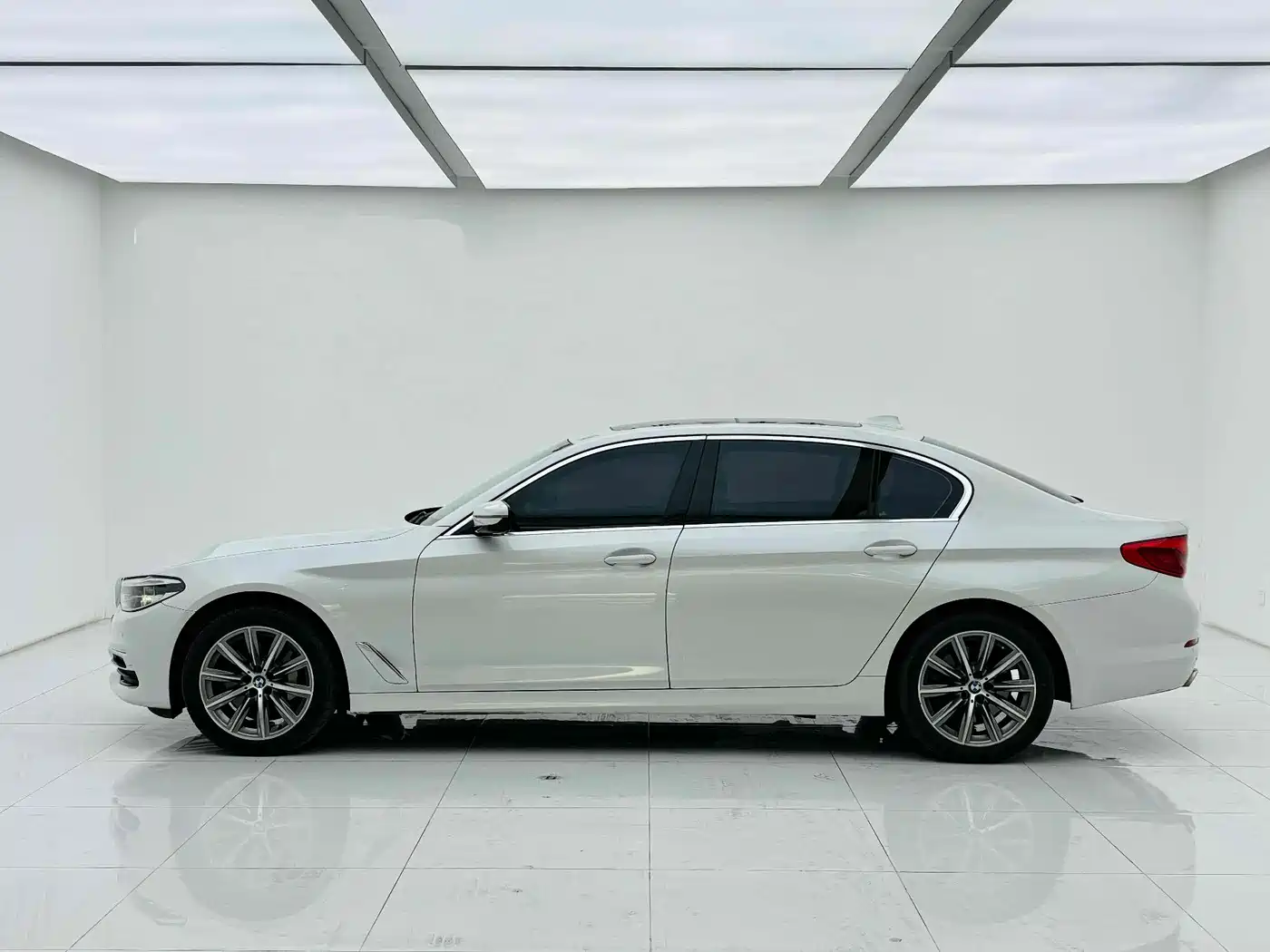 BMW 5 Series 2018 530Li Exclusive Luxury Package фото 3