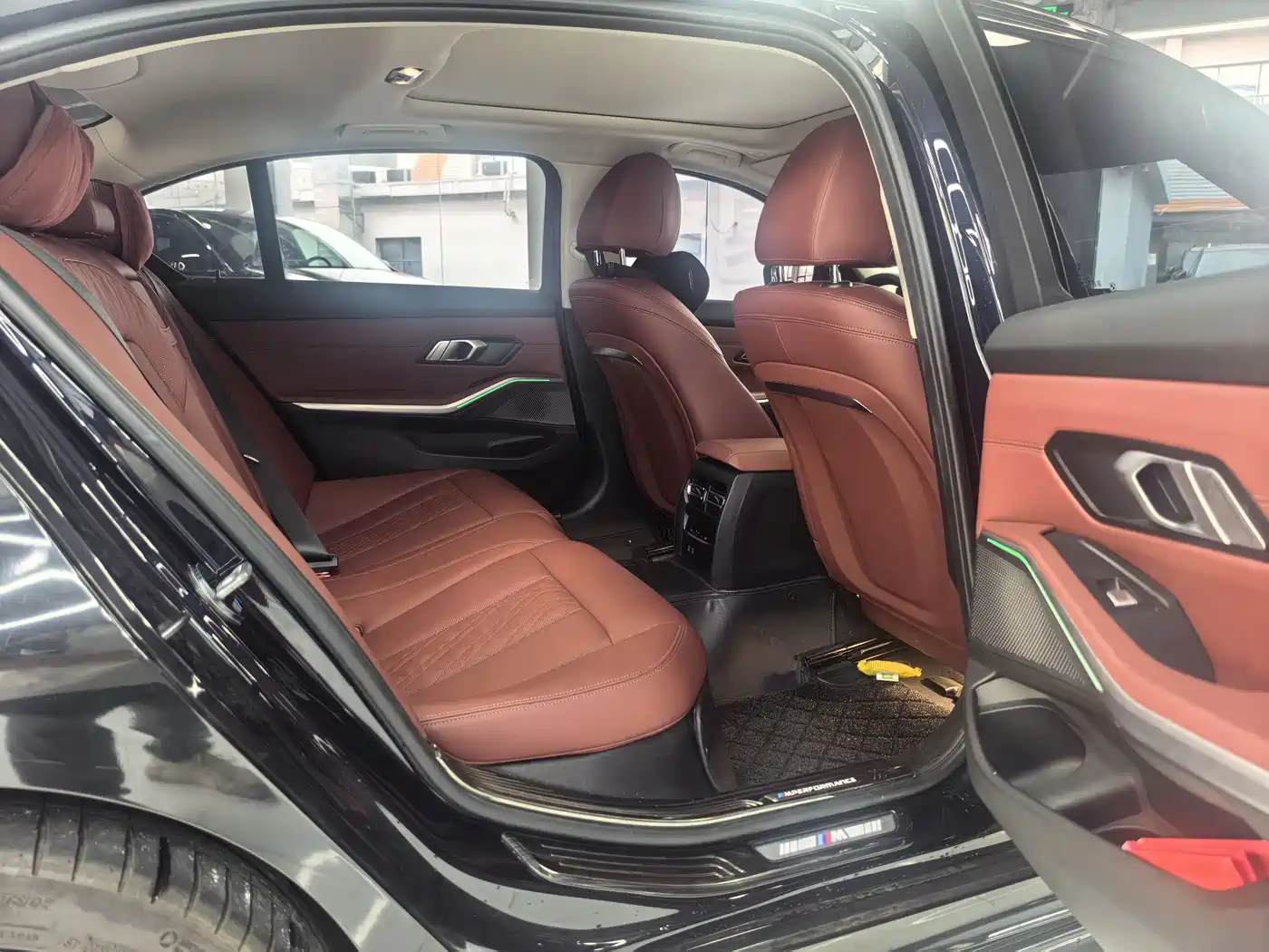 BMW 3 Series 2023 325Li M Sport Package фото 11