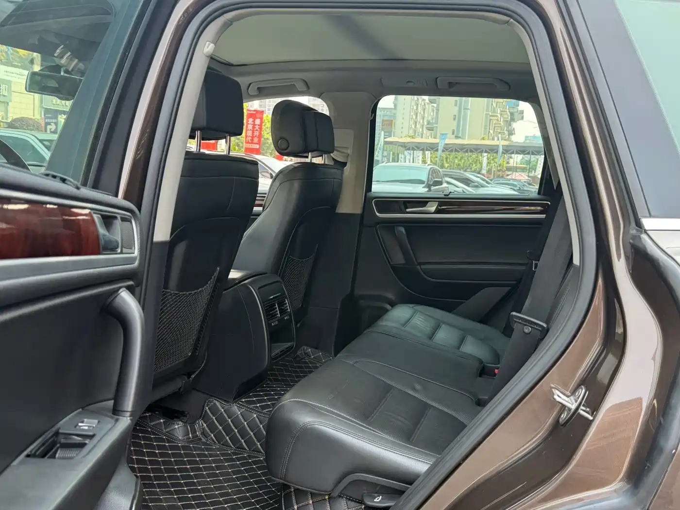 Volkswagen Touareg 2011 3.0TDI Diesel Comfort фото 6