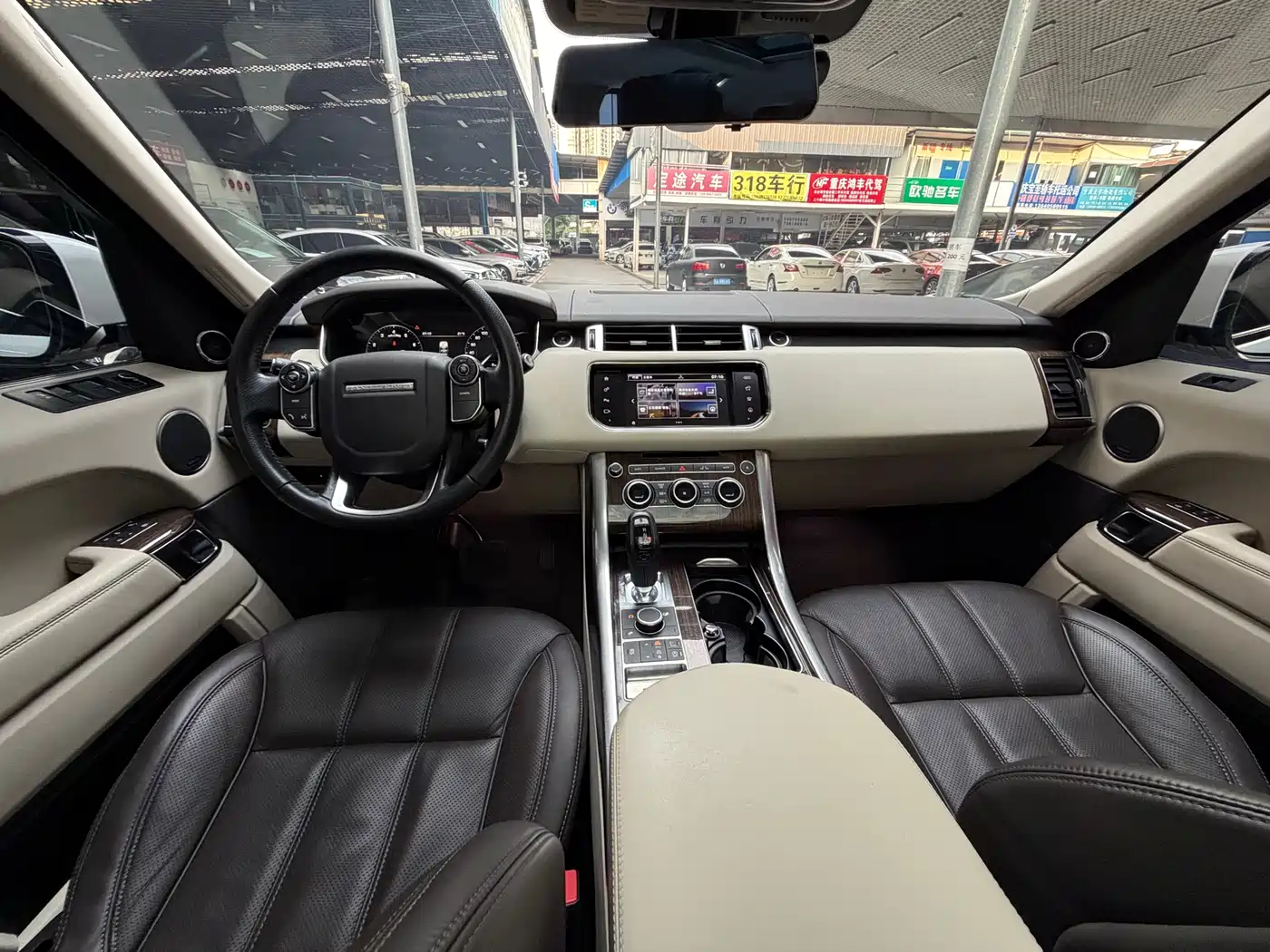 Land Rover Range Rover Sport 2016 Model 3.0 SC V6 HSE фото 33