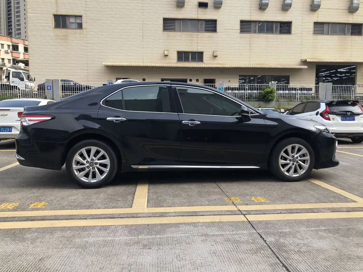 Toyota Camry 2023 2.0G Luxury Edition фото 8