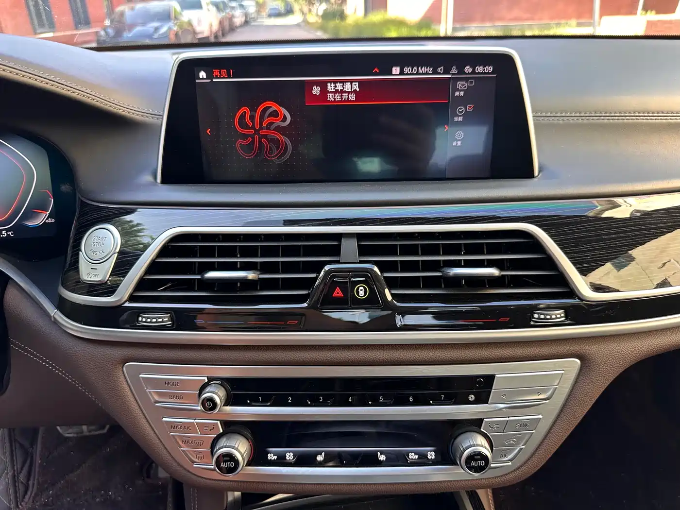 BMW 7 Series 2021 Model 740Li Leading M Sport Package фото 15