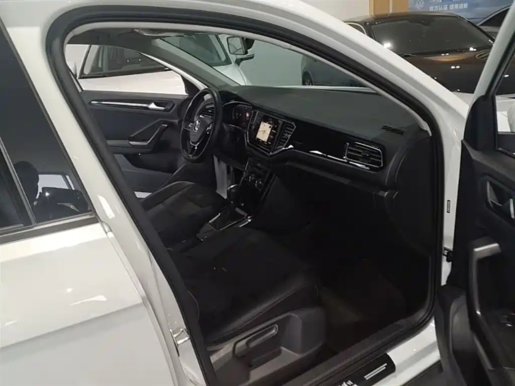 Volkswagen T-ROC 2020 280TSI DSG 2WD Comfort фото 11