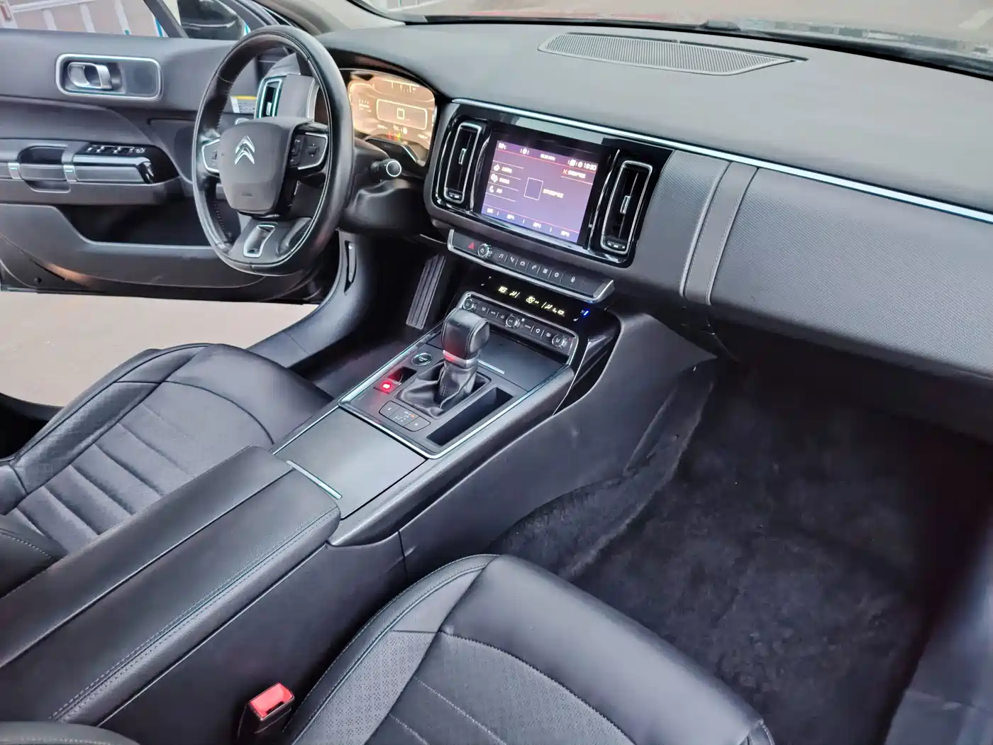 Фото 7 - Citroën C6