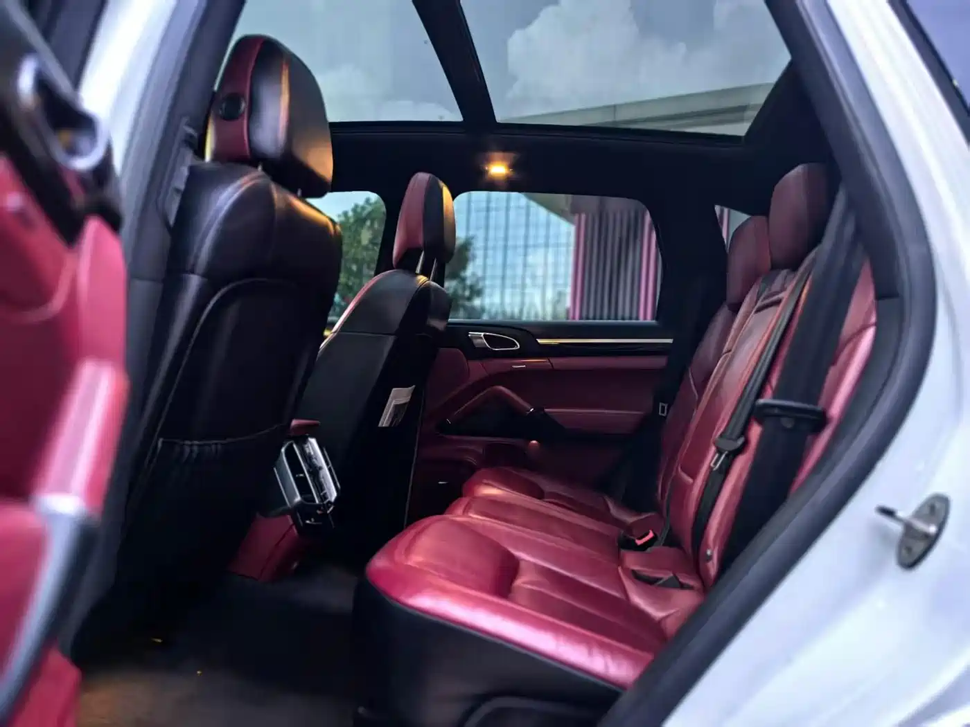 Photo 7 - Porsche Cayenne