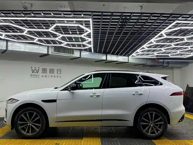 Jaguar F-PACE 2024 P250 R-Dynamic SE — фото 3