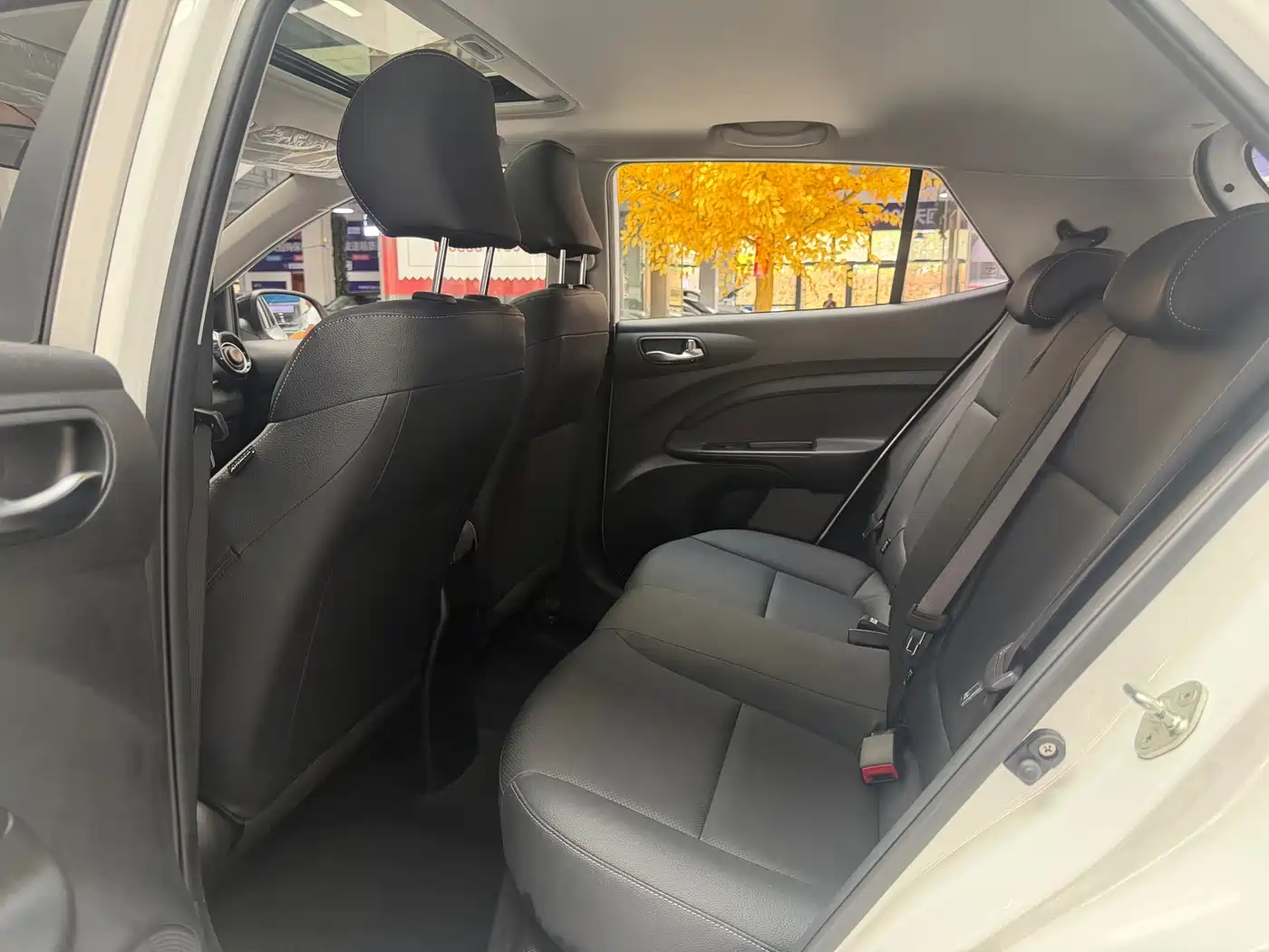 Kia KX1 2021 1.4L CVT Fun Sunroof Version фото 10
