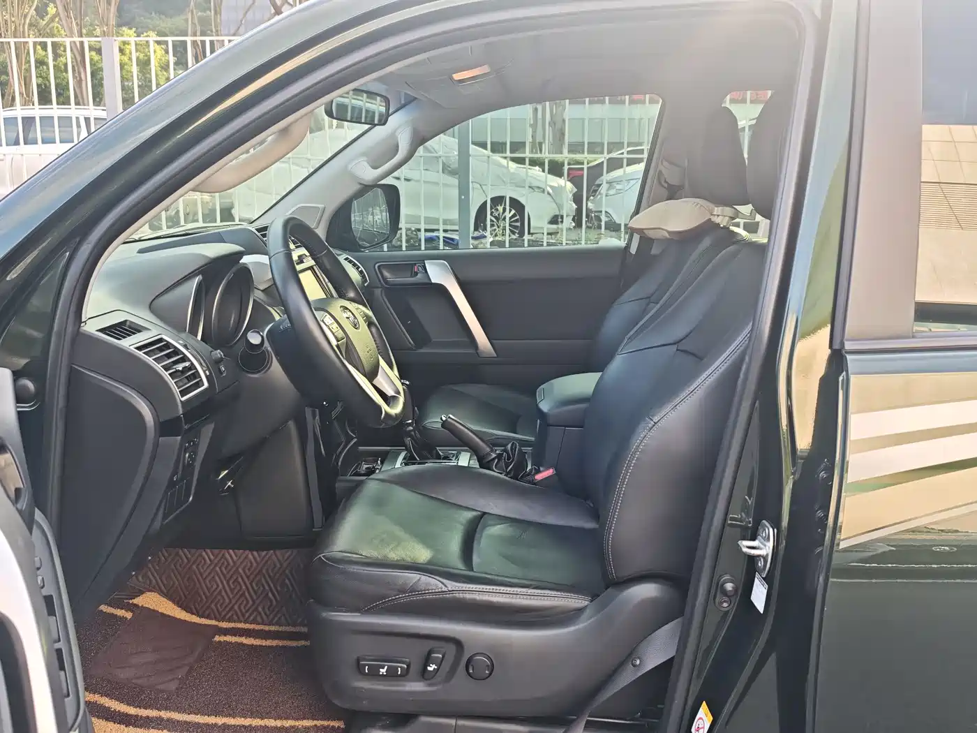 Toyota Prado 2016 2.7L Auto Luxury Edition фото 8