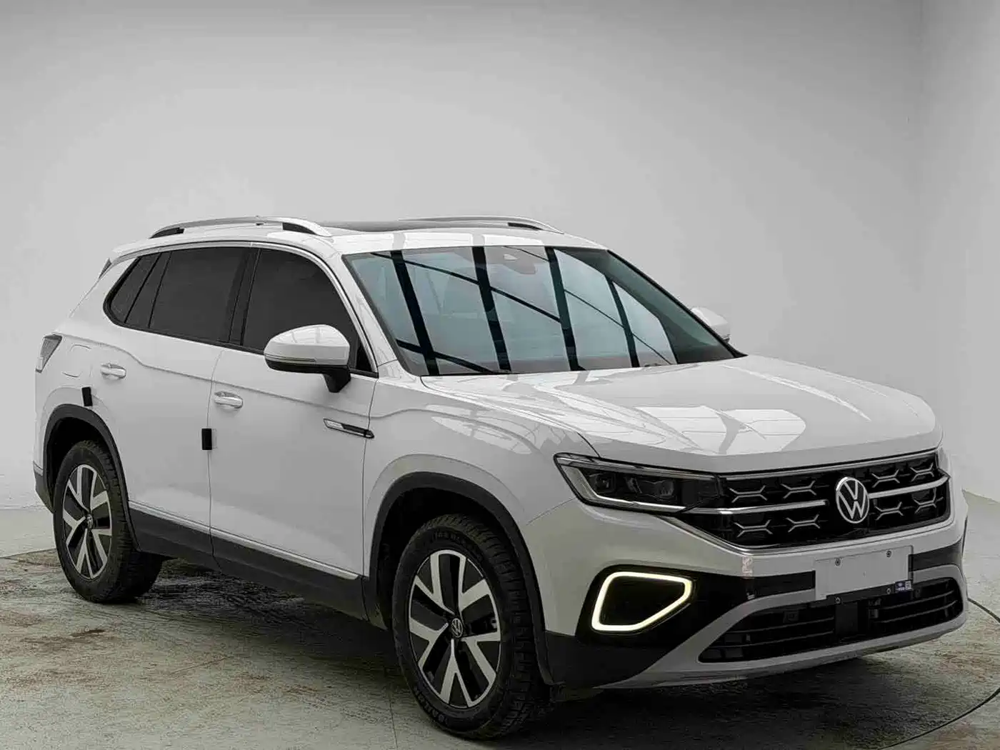Volkswagen Tayron 2023 280TSI 2WD Luxury Plus Advanced Edition фото 3