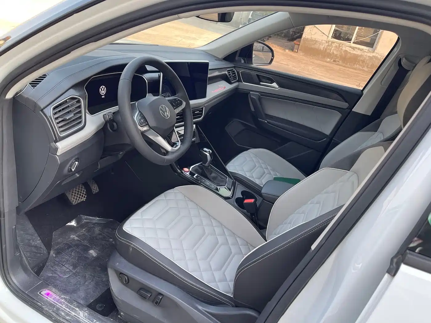 Volkswagen Tayron 2023 280TSI 2WD Luxury Plus Advanced Edition фото 9