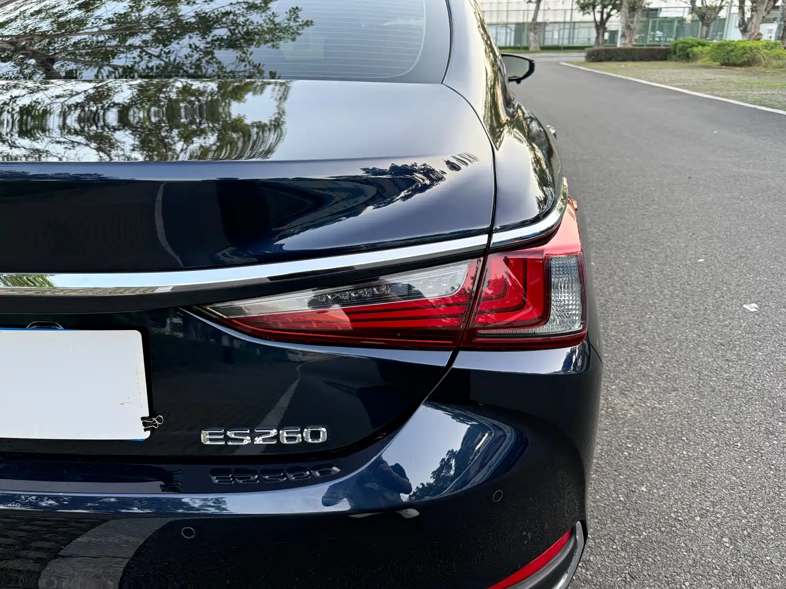 Фото 11 - Lexus ES