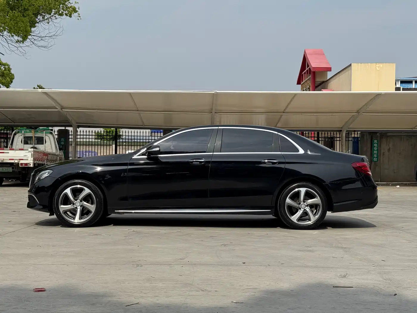 Mercedes-Benz E-Class 2016 E 200 L Sport Type фото 4
