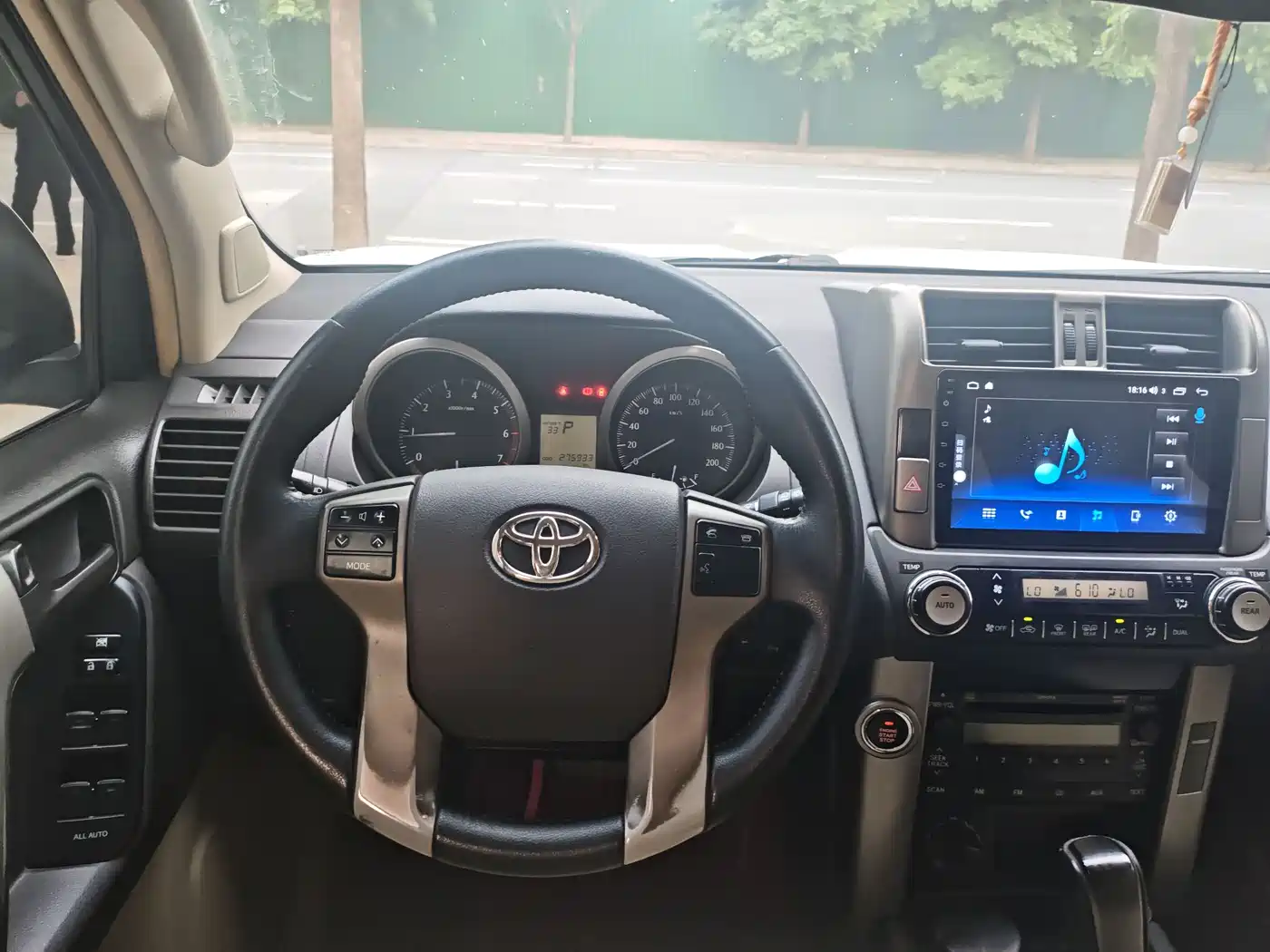 Toyota Prado (Import) 2010 2.7L Auto Luxury фото 7