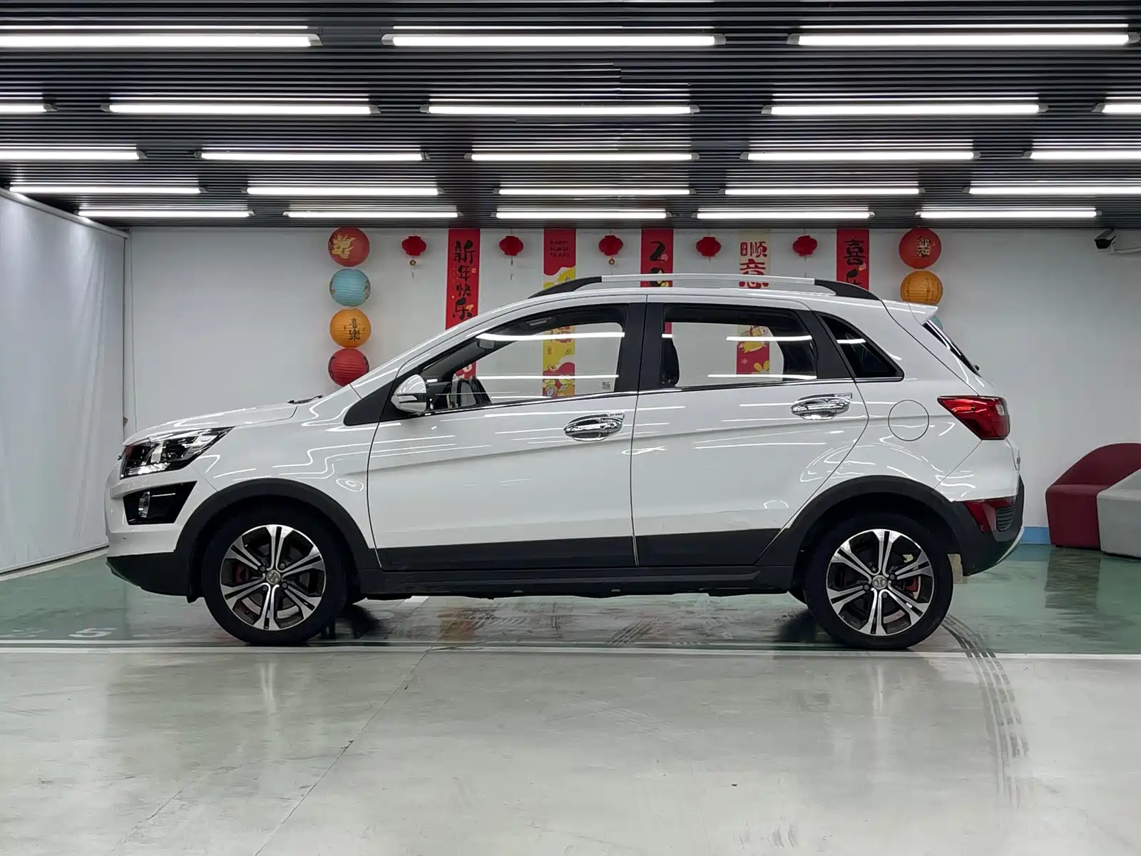 Фото 4 - BAIC New Energy EX