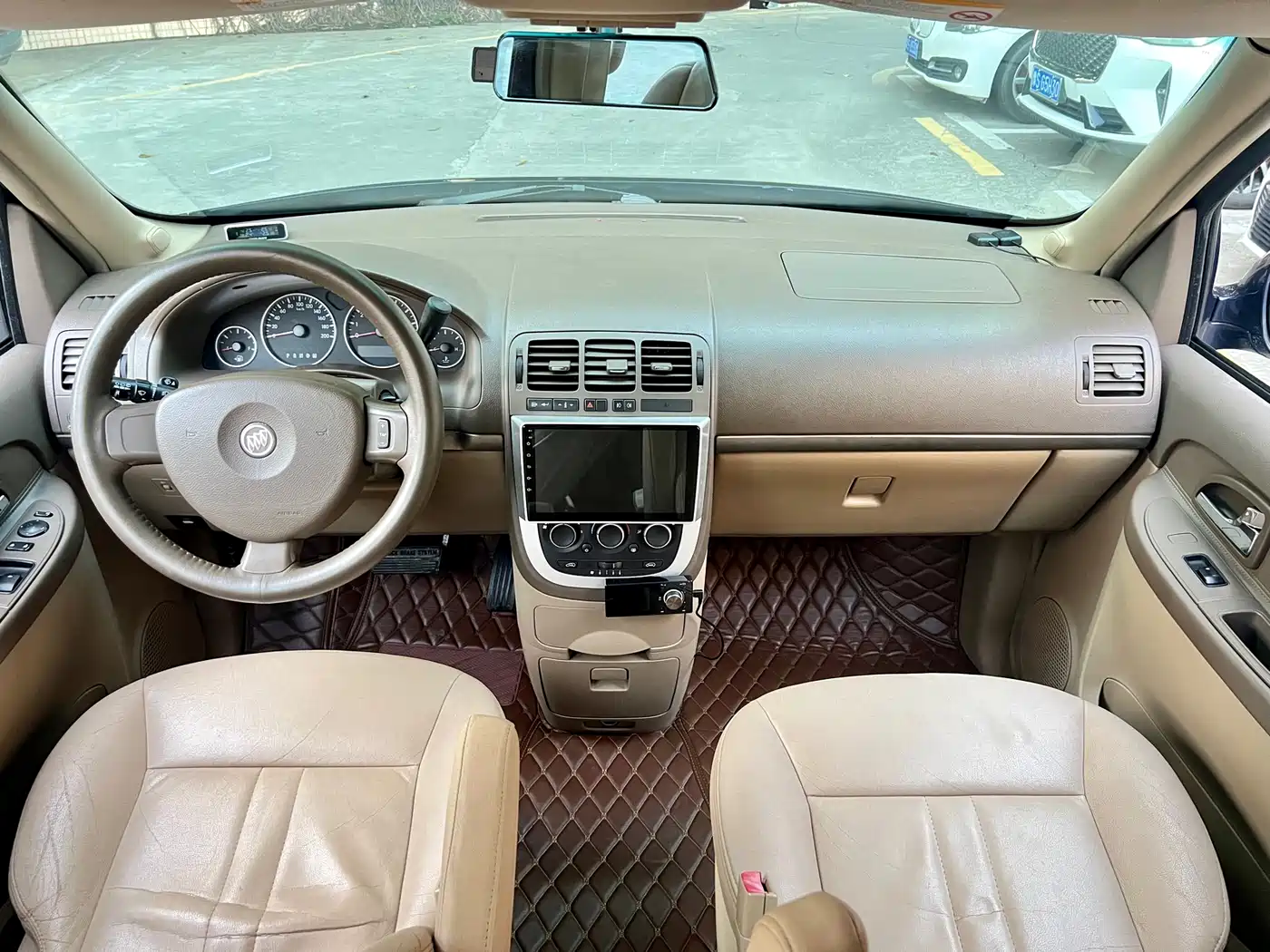 Buick GL8 2011 2.4L LT Executive Edition фото 9