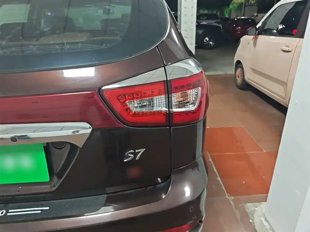 BYD S7 2016 1.5T Manual Premium Model фото 8