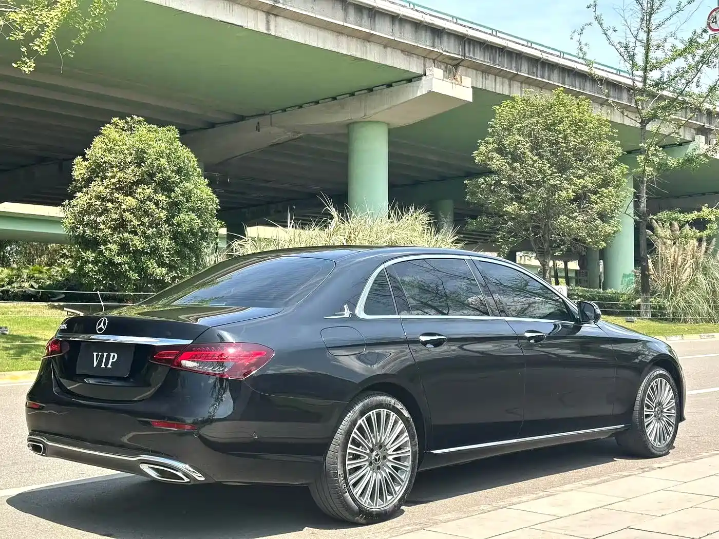 Mercedes-Benz E-Class 2023 E 300 L Luxury фото 7