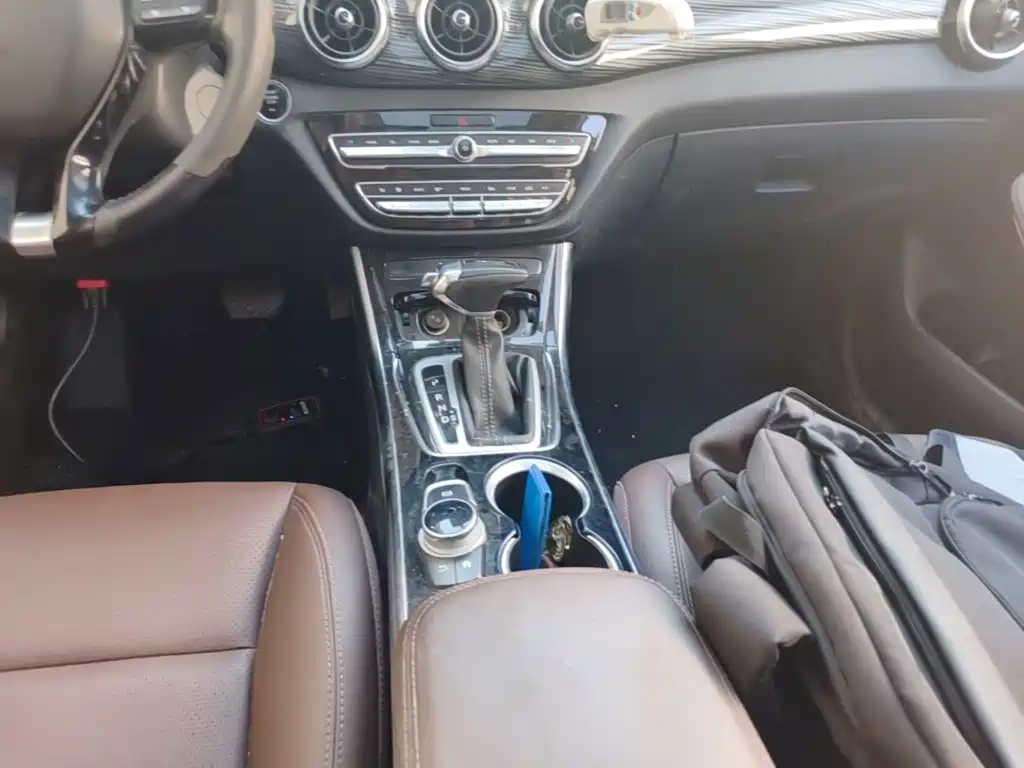 Junma MEET 3 (Meitu 3) 2018 2018 1.5T CVT Luxury Edition