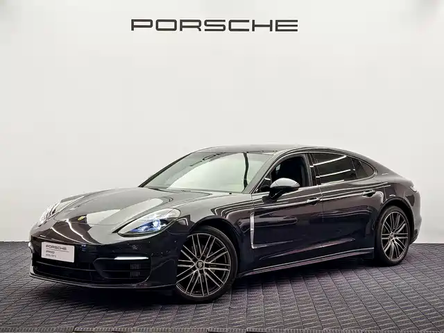 Porsche Panamera 2023