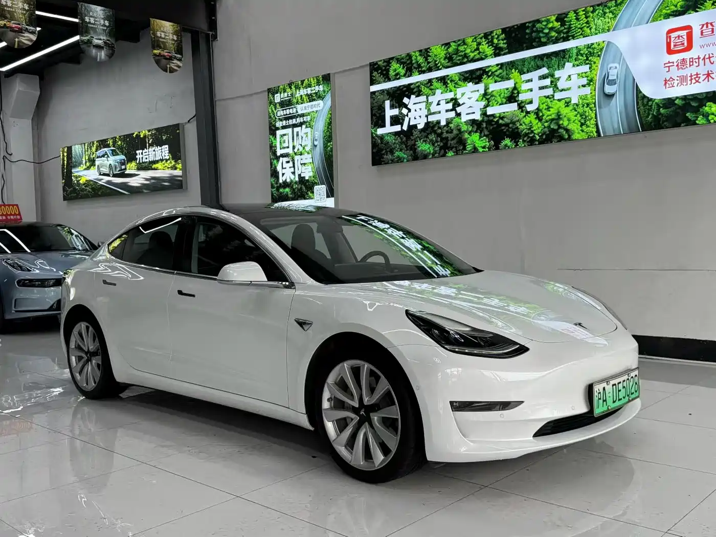 Tesla Model 3 (Import) 2019 2019 Long Range All-Wheel Drive Edition