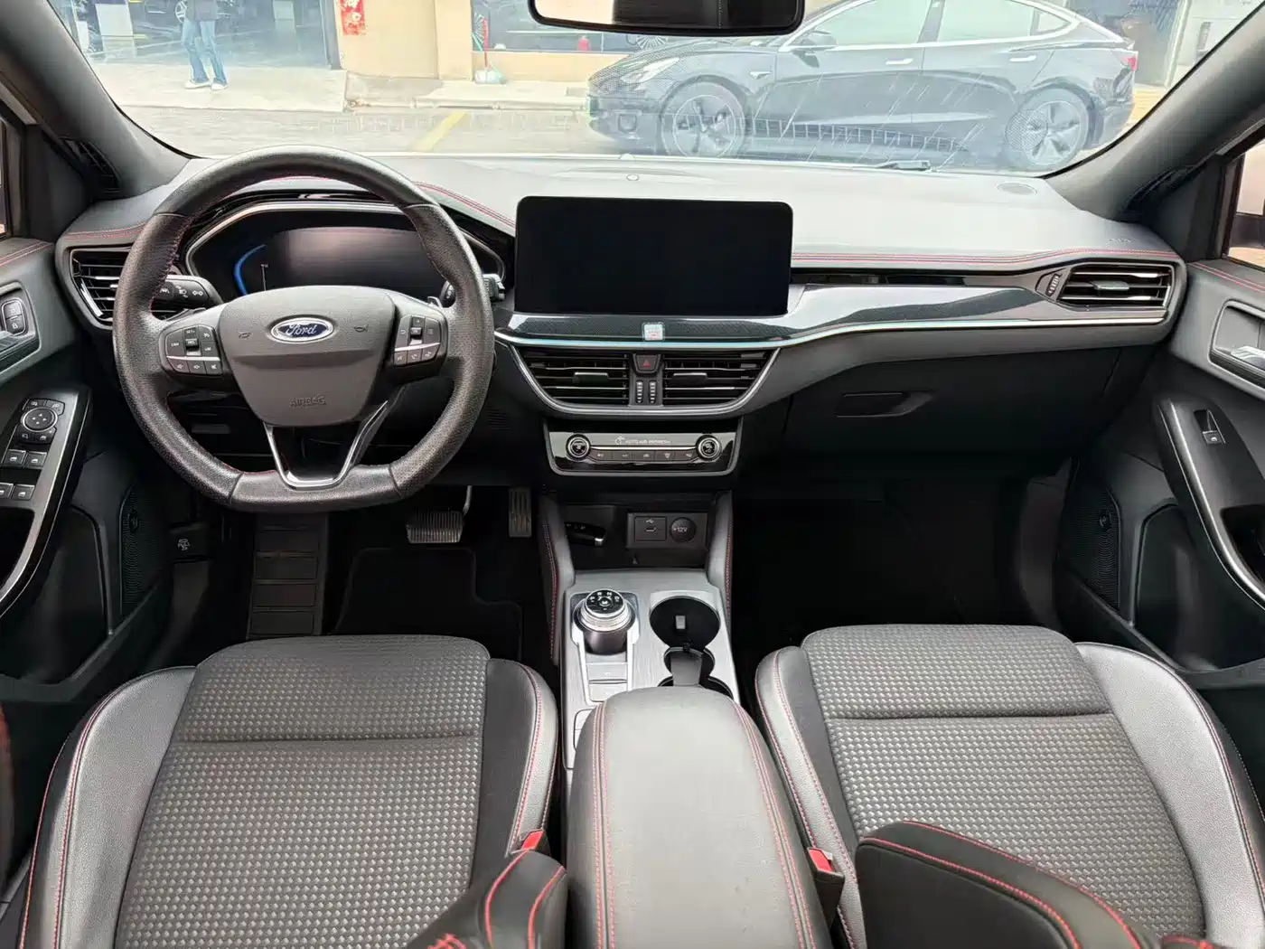 FORD FOX