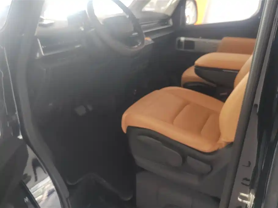 Yuan Cheng Farizon Super VAN 2025 Yuecheng Edition Short Wheelbase Low Roof 83kWh фото 9