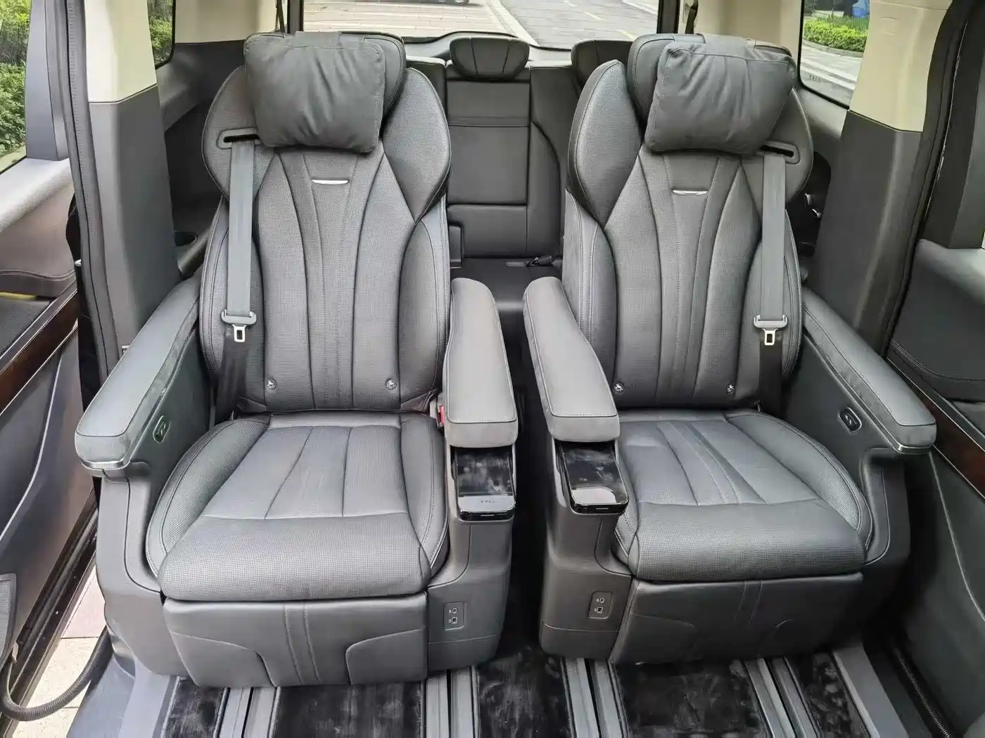Hongqi HQ9 2024 Model 2.0T Luxury Edition фото 7