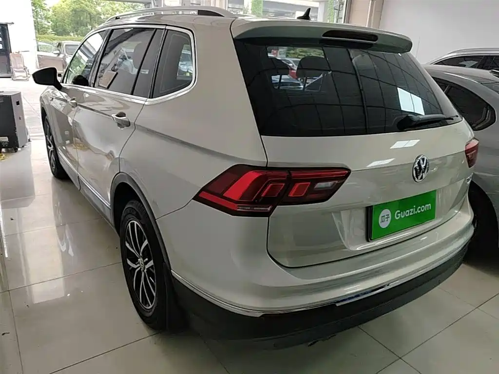 Volkswagen Tiguan L 2018 330TSI Automatic 2WD Luxury Edition фото 5